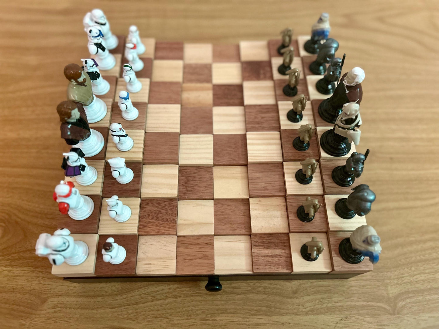 Star Wars Republic vs. CIS Chess Set – Handmade Wooden Board & 3D Printed, Hand-Painted Pieces